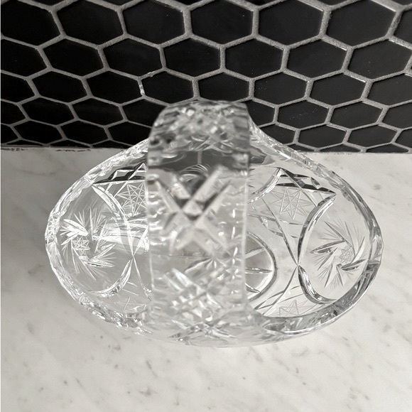 Pinwheel Crystal Basket - Picture 7 of 9